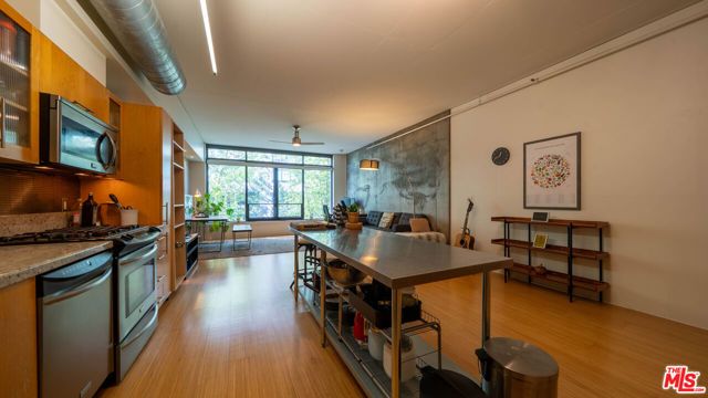 1111 S Grand Avenue 605, Los Angeles, CA 90015