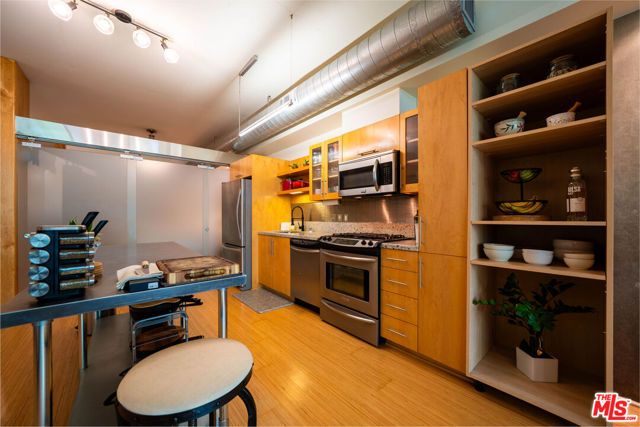 1111 S Grand Avenue 605, Los Angeles, CA 90015