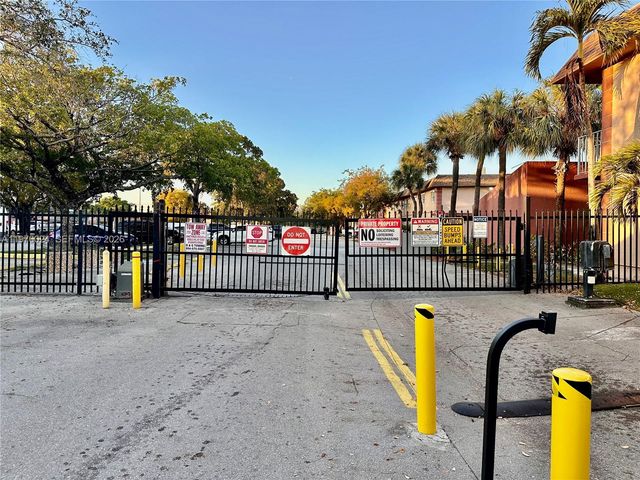 95 NE 41st St L165, Oakland Park, FL 33334