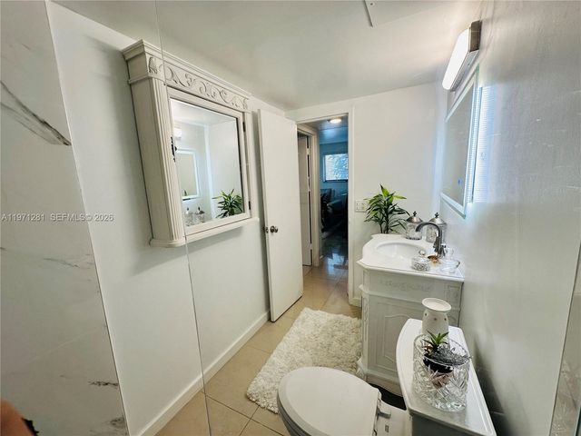 301 Golden Isles Dr 114, Hallandale Beach, FL 33009