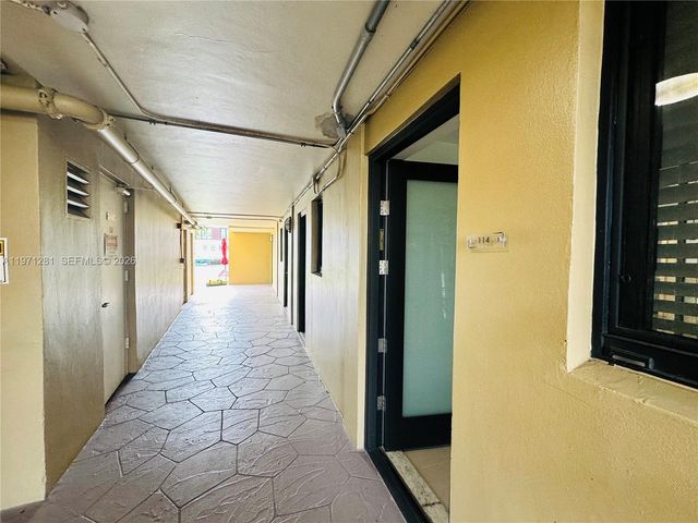 301 Golden Isles Dr 114, Hallandale Beach, FL 33009