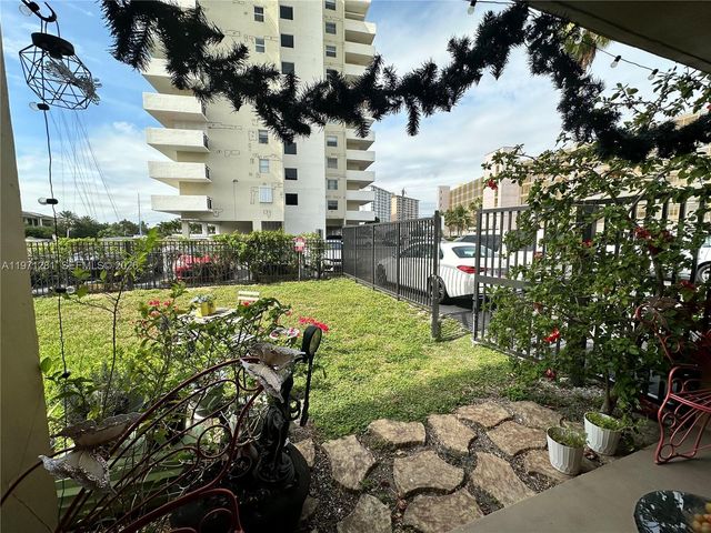 301 Golden Isles Dr 114, Hallandale Beach, FL 33009