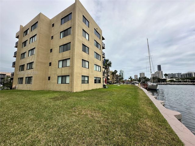 301 Golden Isles Dr 114, Hallandale Beach, FL 33009