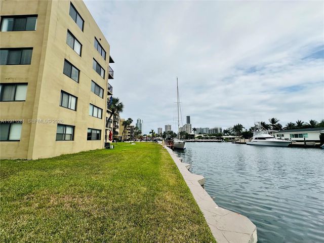 301 Golden Isles Dr 114, Hallandale Beach, FL 33009