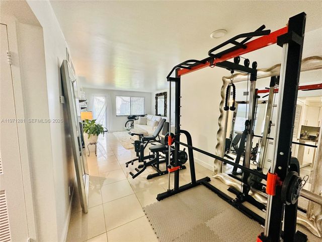 301 Golden Isles Dr 114, Hallandale Beach, FL 33009