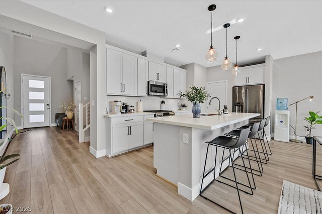 11905 Vector Ray Avenue, Las Vegas, NV 89138