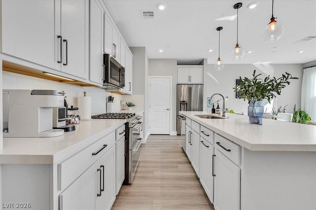 11905 Vector Ray Avenue, Las Vegas, NV 89138