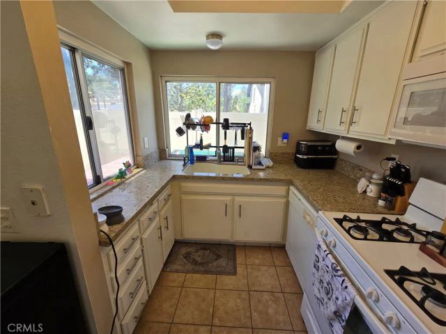 2205 Cahuilla Street, Colton, CA 92324