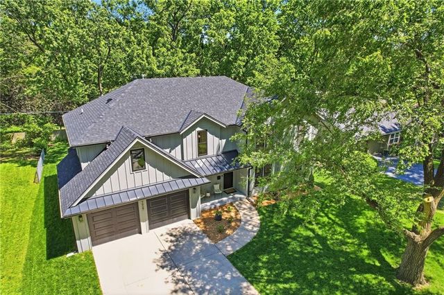 7927 Chadwick Street, Prairie Village, KS 66208