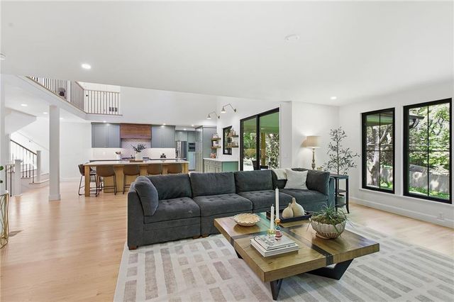 7927 Chadwick Street, Prairie Village, KS 66208