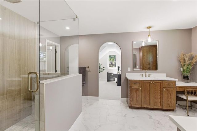 7927 Chadwick Street, Prairie Village, KS 66208