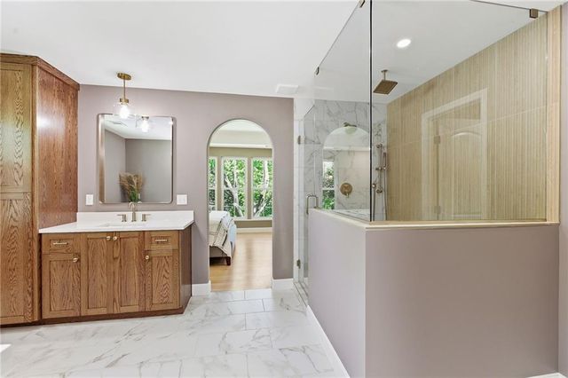 7927 Chadwick Street, Prairie Village, KS 66208