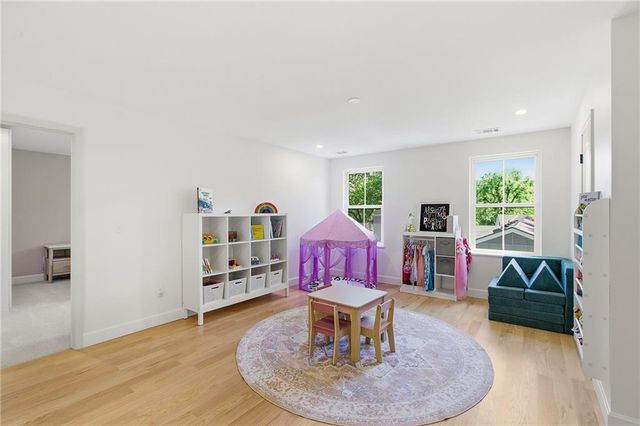 7927 Chadwick Street, Prairie Village, KS 66208