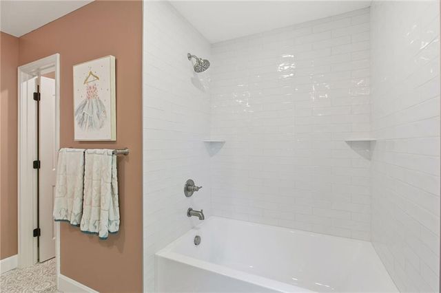 7927 Chadwick Street, Prairie Village, KS 66208