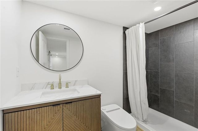 7927 Chadwick Street, Prairie Village, KS 66208