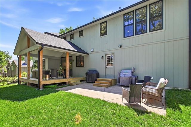 7927 Chadwick Street, Prairie Village, KS 66208