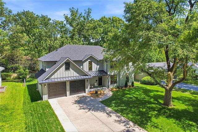7927 Chadwick Street, Prairie Village, KS 66208