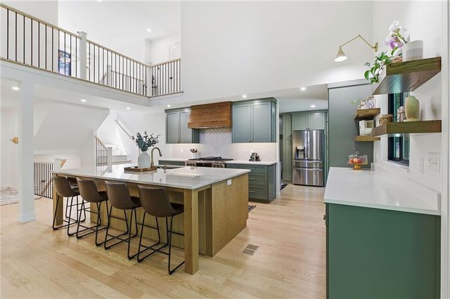 7927 Chadwick Street, Prairie Village, KS 66208