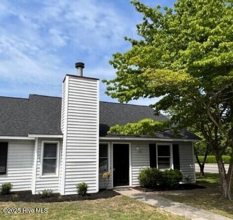 2123 E 4th Street, Greenville, NC 27858