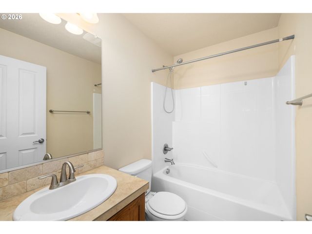 28528 Sw DUNDEE Ln, Wilsonville, OR 97070