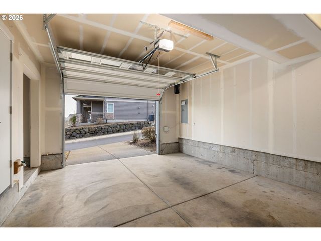 28528 Sw DUNDEE Ln, Wilsonville, OR 97070