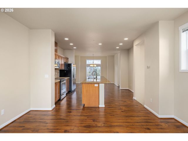 28528 Sw DUNDEE Ln, Wilsonville, OR 97070