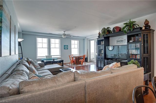 3700 Sandpiper Rd Apt 314, Virginia Beach, VA 23456