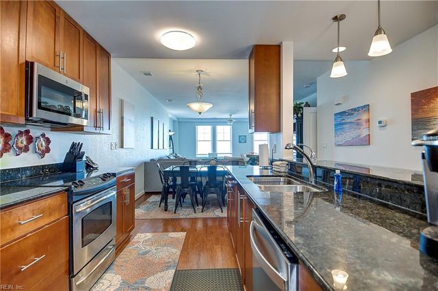 3700 Sandpiper Rd Apt 314, Virginia Beach, VA 23456