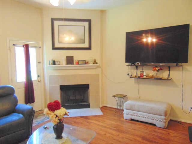 1319 Magnolia Dale Drive, Fresno, TX 77545
