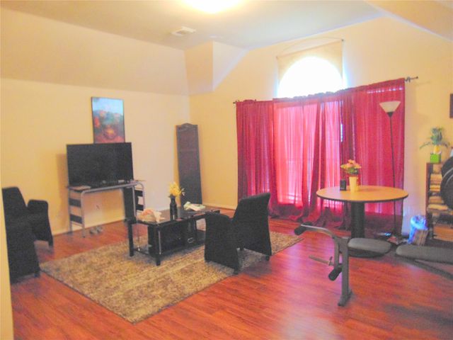 1319 Magnolia Dale Drive, Fresno, TX 77545