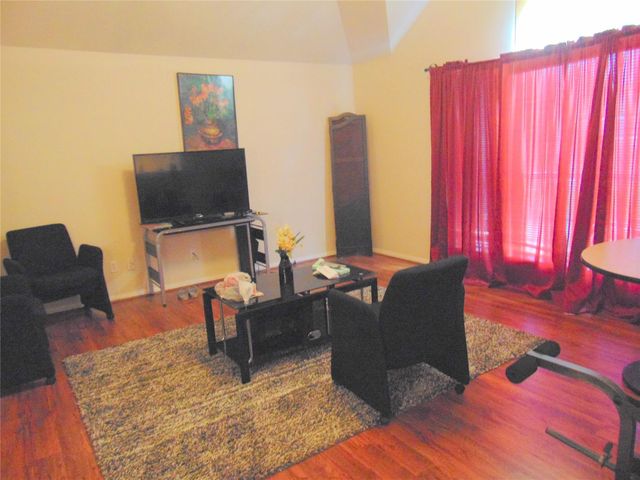 1319 Magnolia Dale Drive, Fresno, TX 77545