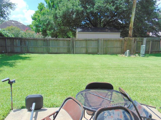 1319 Magnolia Dale Drive, Fresno, TX 77545