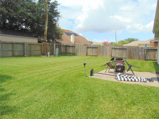 1319 Magnolia Dale Drive, Fresno, TX 77545