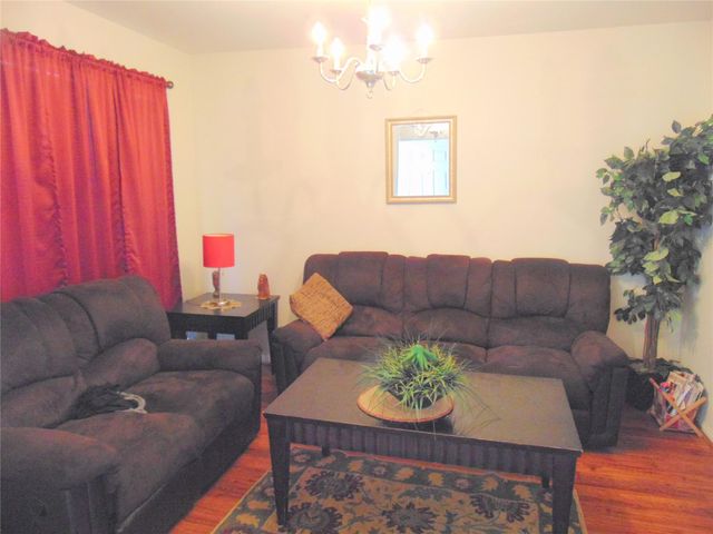 1319 Magnolia Dale Drive, Fresno, TX 77545