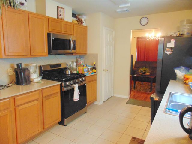 1319 Magnolia Dale Drive, Fresno, TX 77545