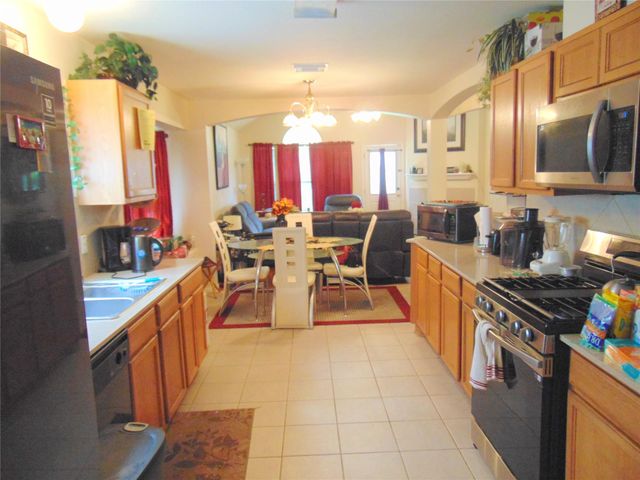 1319 Magnolia Dale Drive, Fresno, TX 77545