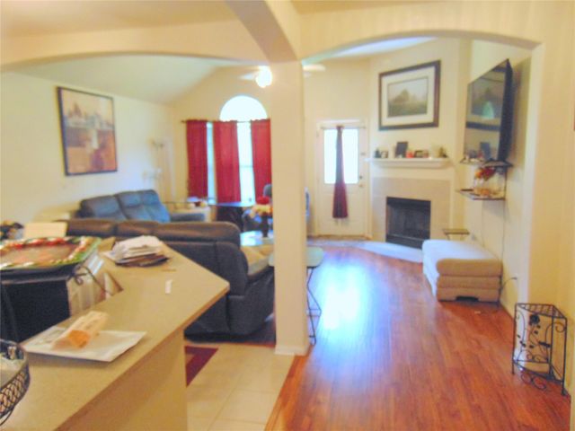 1319 Magnolia Dale Drive, Fresno, TX 77545