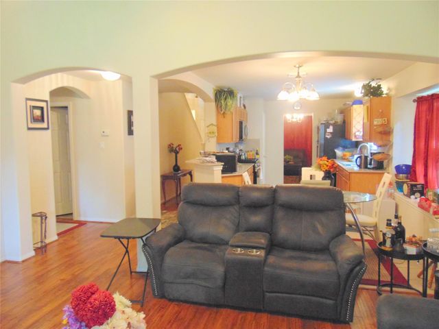 1319 Magnolia Dale Drive, Fresno, TX 77545