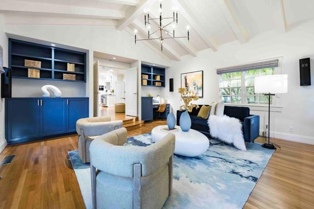 428 Maple Street, Palo Alto, CA 94301