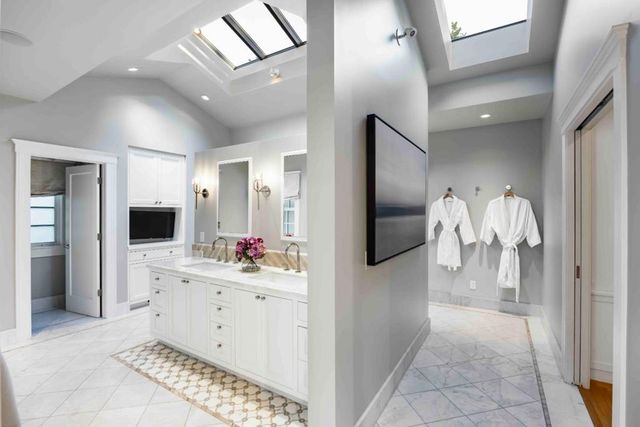 428 Maple Street, Palo Alto, CA 94301