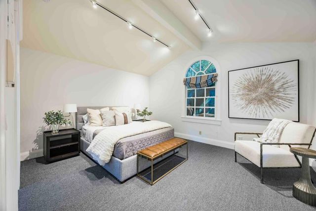 428 Maple Street, Palo Alto, CA 94301