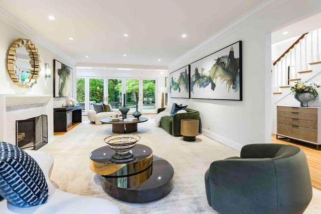 428 Maple Street, Palo Alto, CA 94301