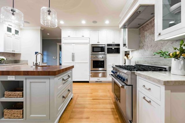 428 Maple Street, Palo Alto, CA 94301