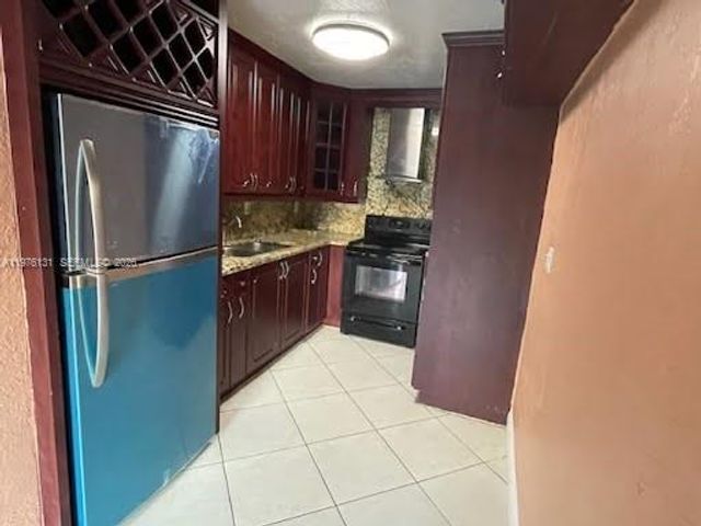 3121 NE 12th Ave 1, Pompano Beach, FL 33064