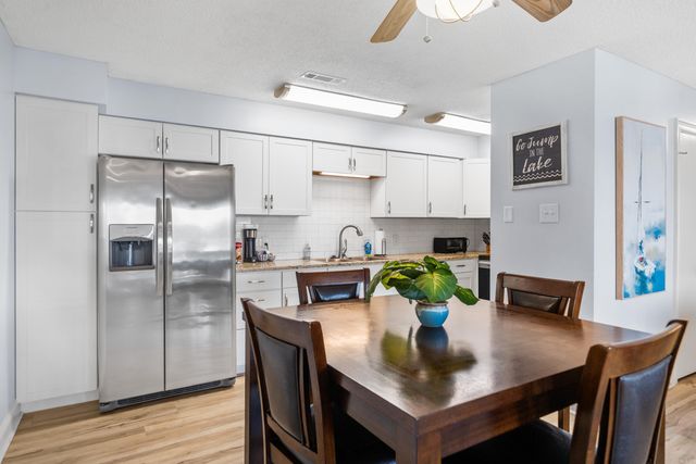 1319 Airport Rd Unit 2F, Hot Springs, AR 71913