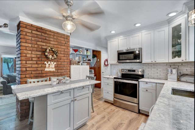 166 CHOIR, Westbury, NY 11590