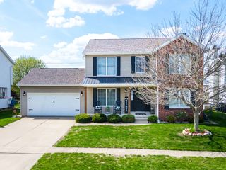 22 Long Cove Court, Bloomington, IL 61704