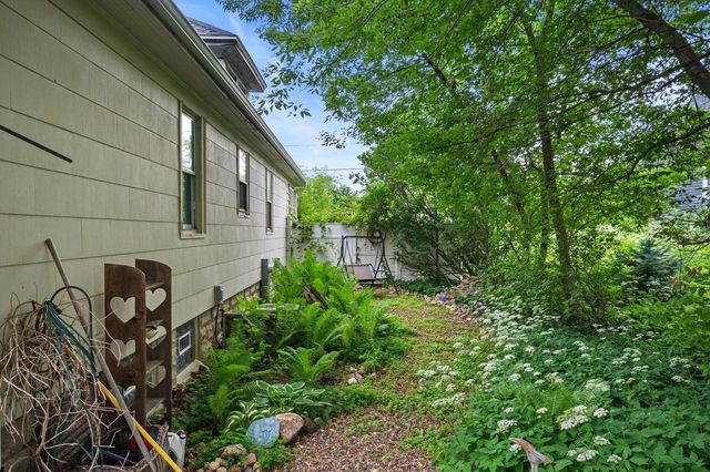 3709 E Ryan ROAD, Oak Creek, WI 53154