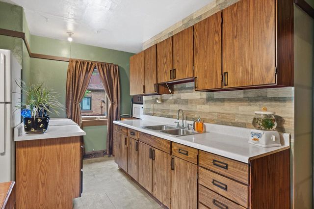 3709 E Ryan ROAD, Oak Creek, WI 53154