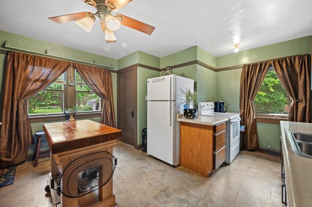 3709 E Ryan ROAD, Oak Creek, WI 53154
